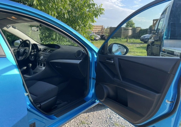 Mazda 3 cena 22900 przebieg: 192000, rok produkcji 2010 z Kęty małe 596